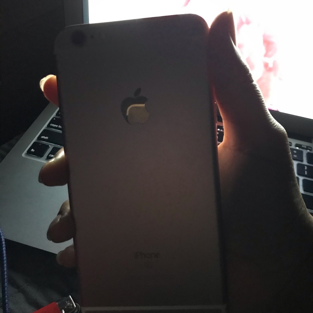 iPhone 6s+ - Picture 2 of 2